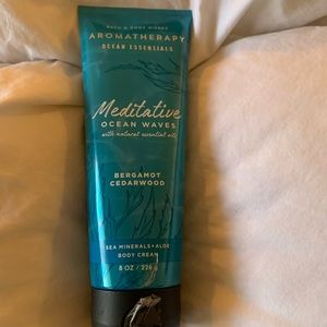 BBW 💕🔥🔥🔥 REALLY GOOD , SMELLS GREAT